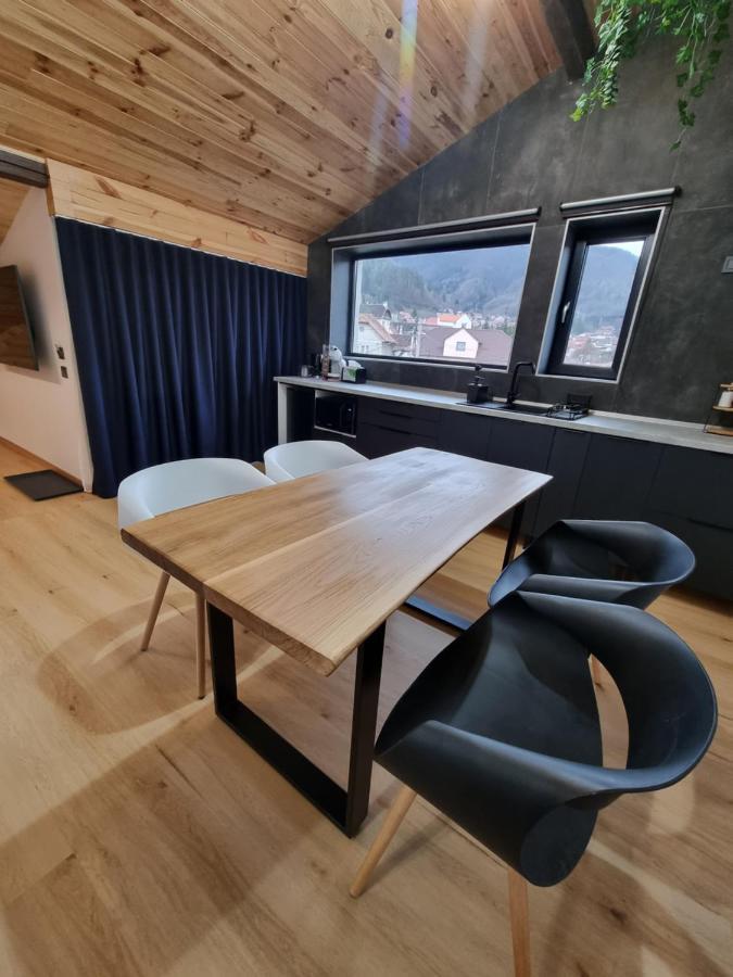 Casa Chiper - Attic Apartment With View Braşov Eksteriør billede