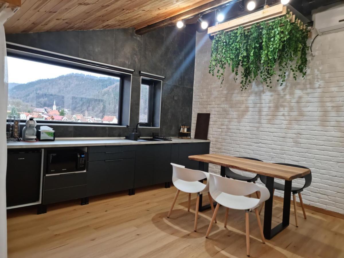 Casa Chiper - Attic Apartment With View Braşov Eksteriør billede